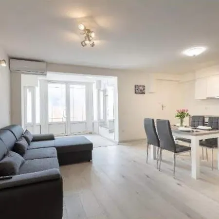 Newly Renovated App Goran Umag