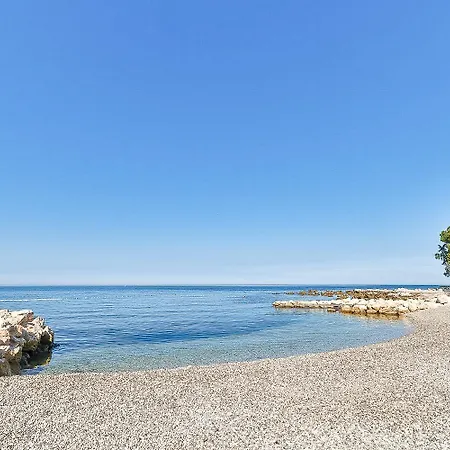 Newly Renovated App Goran Umag